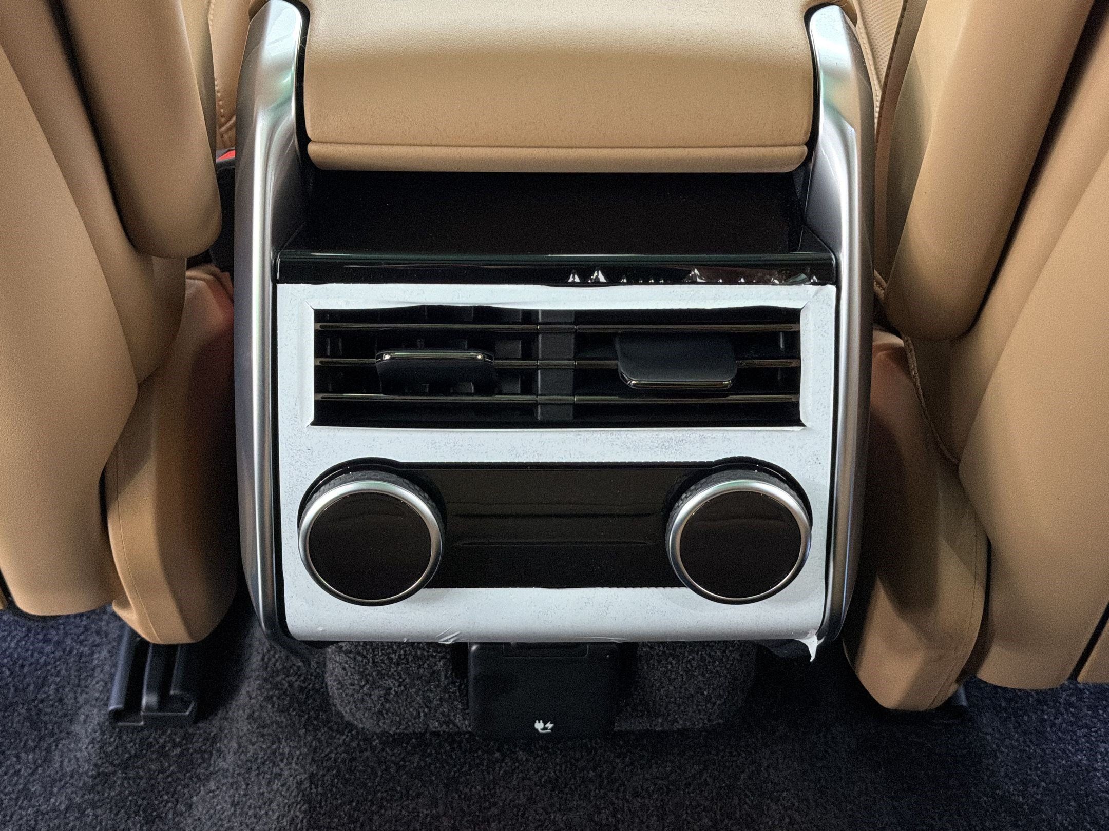 New 2026 Land Rover Range Rover SE AWD/4WD image 36