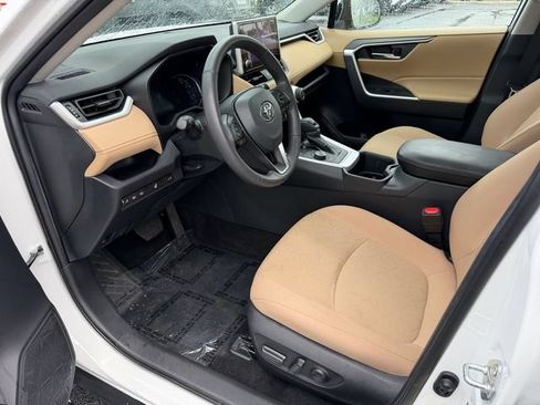 Certified 2024 Toyota RAV4 XLE w/ Convenience Package AWD/4WD image 11