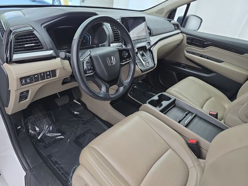 Used 2023 Honda Odyssey Touring image 17