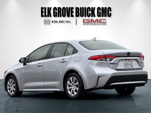 Used 2021 Toyota Corolla LE image 6