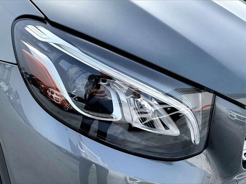 Used 2019 Mercedes-Benz GLC 300 w/ Premium Package image 30