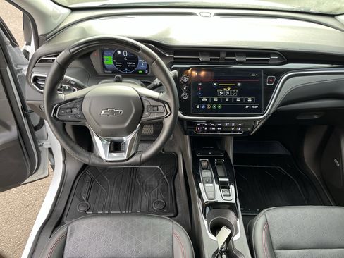 Used 2023 Chevrolet Bolt EUV Premier w/ Sun & Sound Package image 11