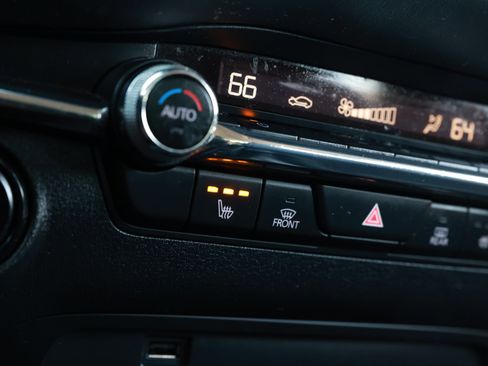 Used 2020 MAZDA MAZDA3 Sedan w/ Premium Package image 40