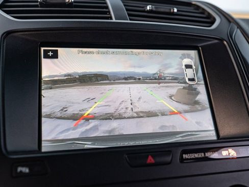 Used 2019 Ford Explorer XLT w/ XLT Sport Appearance Package image 25