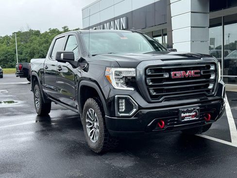 Used 2022 GMC Sierra 1500 AT4 w/ AT4 Premium Package AWD/4WD image 2
