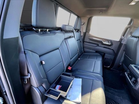 Used 2024 Chevrolet Silverado 1500 LT Trail Boss w/ LT Trail Boss Premium Package image 29