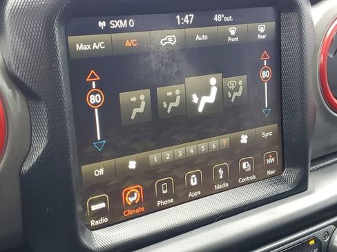 Used 2019 Jeep Wrangler Unlimited Sahara w/ Uconnect 4C Nav & Sound Group AWD/4WD image 24