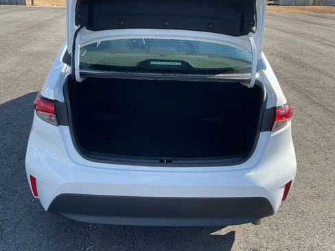 Used 2024 Toyota Corolla LE image 40