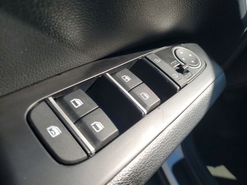 Used 2025 Kia Soul LX w/ LX Technology Package image 11