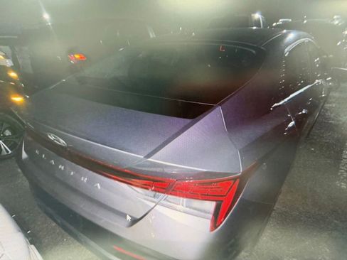 Used 2025 Hyundai Elantra SEL FWD image 2