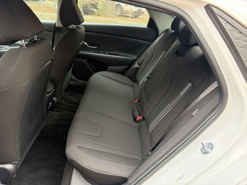 Used 2025 Hyundai Elantra SEL image 35