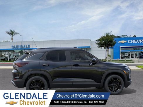 New 2026 Chevrolet TrailBlazer LT w/ Midnight Edition FWD image 5