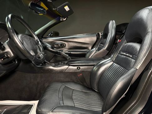 Used 2001 Chevrolet Corvette Convertible w/ Preferred Equipment Group2 image 25