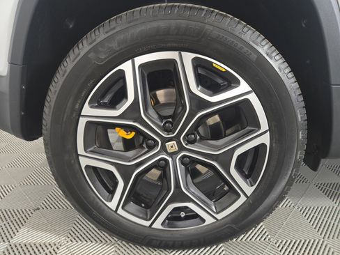 Used 2022 Rivian R1T Launch Edition image 12