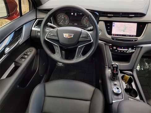 Used 2024 Cadillac XT5 Premium Luxury w/ Technology Package image 11