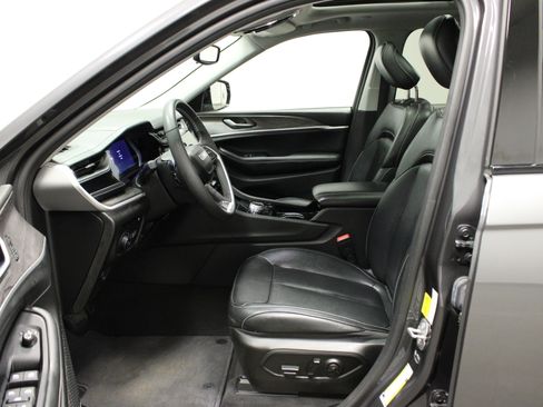 Used 2022 Jeep Grand Cherokee Limited 4xe image 13