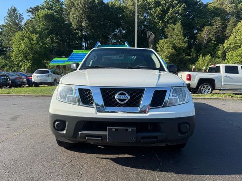 Used 2019 Nissan Frontier S RWD image 2