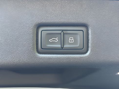 Certified 2025 Audi Q5 Premium AWD/4WD image 32