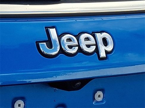 Used 2023 Jeep Compass Limited image 29