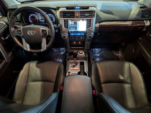 Used 2024 Toyota 4Runner Limited AWD/4WD image 31