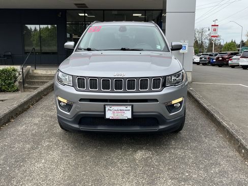 Used 2020 Jeep Compass Latitude w/ Popular Equipment Group AWD/4WD image 2
