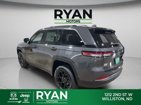 New 2026 Jeep Grand Cherokee Altitude AWD/4WD image 7