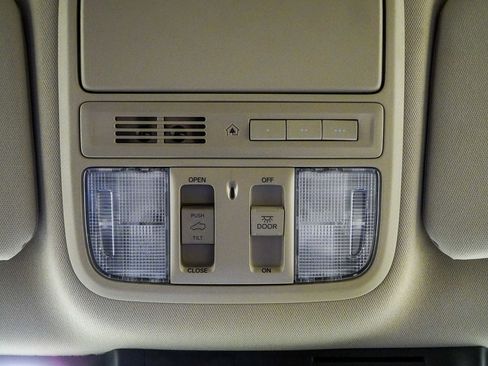 Used 2020 Honda CR-V Touring image 25