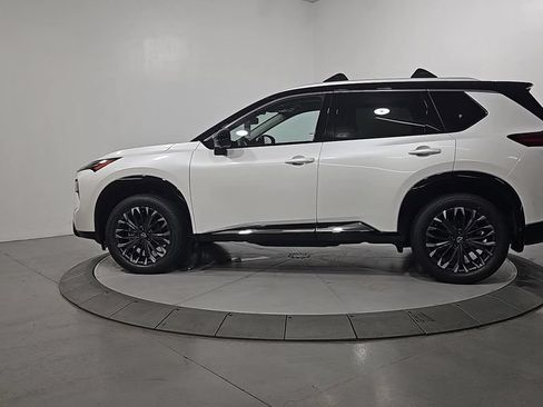 New 2026 Nissan Rogue Platinum w/ Platinum Premium Package AWD/4WD image 2