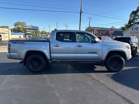 Used 2021 Toyota Tacoma TRD Sport image 8