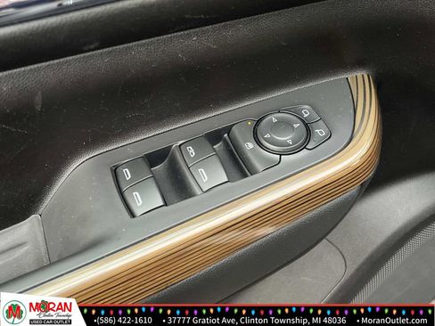 Used 2021 GMC Acadia SLE image 16