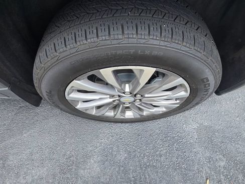 Used 2023 Chevrolet Traverse Premier FWD image 7