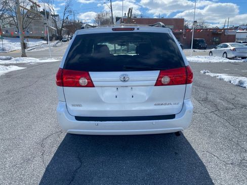 Used 2007 Toyota Sienna XLE Limited image 4