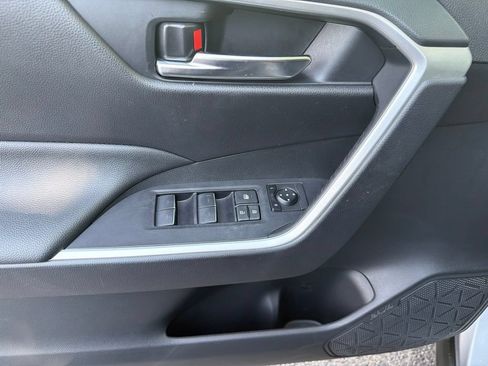 Used 2023 Toyota RAV4 SE AWD/4WD image 5