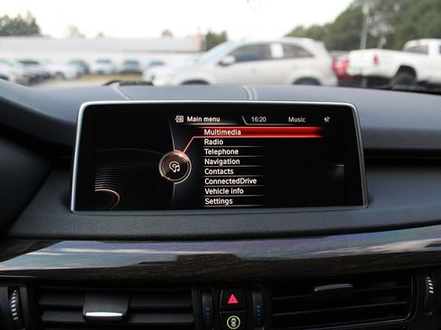 Used 2015 BMW X5 xDrive35d image 23