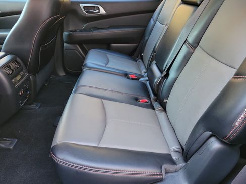 Used 2020 Nissan Pathfinder SL image 20