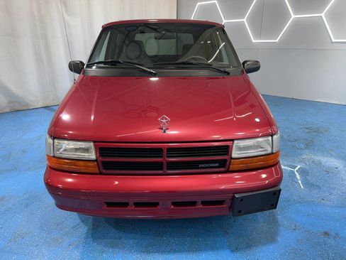 Used 1995 Dodge Caravan Minivan image 3