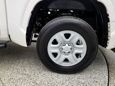 Used 2023 Toyota Tundra SR AWD/4WD image 9