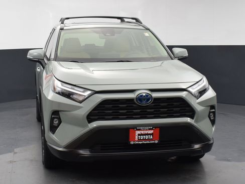 Used 2022 Toyota RAV4 XLE Premium AWD/4WD image 7