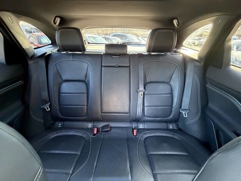 Used 2018 Jaguar F-PACE R-Sport image 23