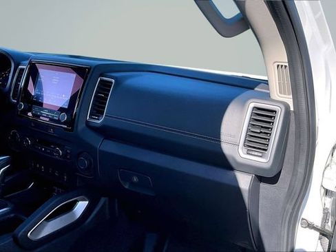 Used 2023 Nissan Frontier SV w/ SV Convenience Package AWD/4WD image 26