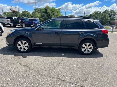 Used 2012 Subaru Outback 3.6R Limited AWD/4WD image 8
