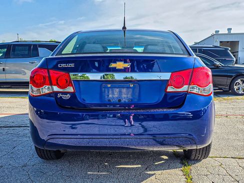 Used 2012 Chevrolet Cruze LS w/ Connectivity Package FWD image 5