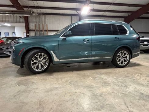 Used 2023 BMW X7 xDrive40i w/ Premium Package AWD/4WD image 4