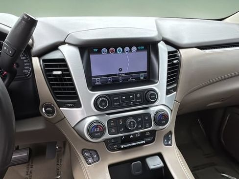 Used 2017 GMC Yukon XL SLT w/ Premium Edition RWD image 26