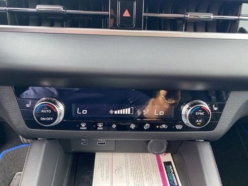 New 2025 Mitsubishi Outlander ES image 27