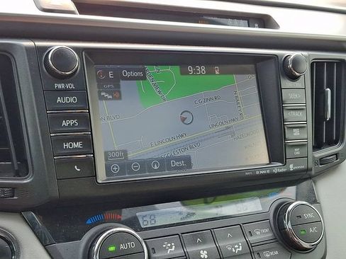 Certified 2018 Toyota RAV4 XLE AWD/4WD image 18