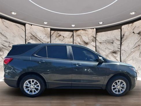 Used 2020 Chevrolet Equinox LS w/ LS Convenience Package AWD/4WD image 4