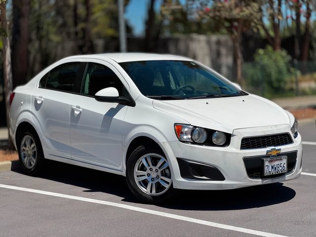 Used 2015 Chevrolet Sonic LT FWD image 1