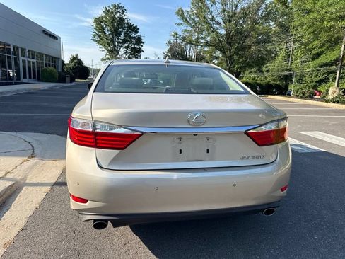 Used 2013 Lexus ES 350 w/ Luxury Pkg FWD image 6