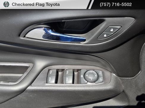 Used 2020 Chevrolet Equinox LT FWD image 23